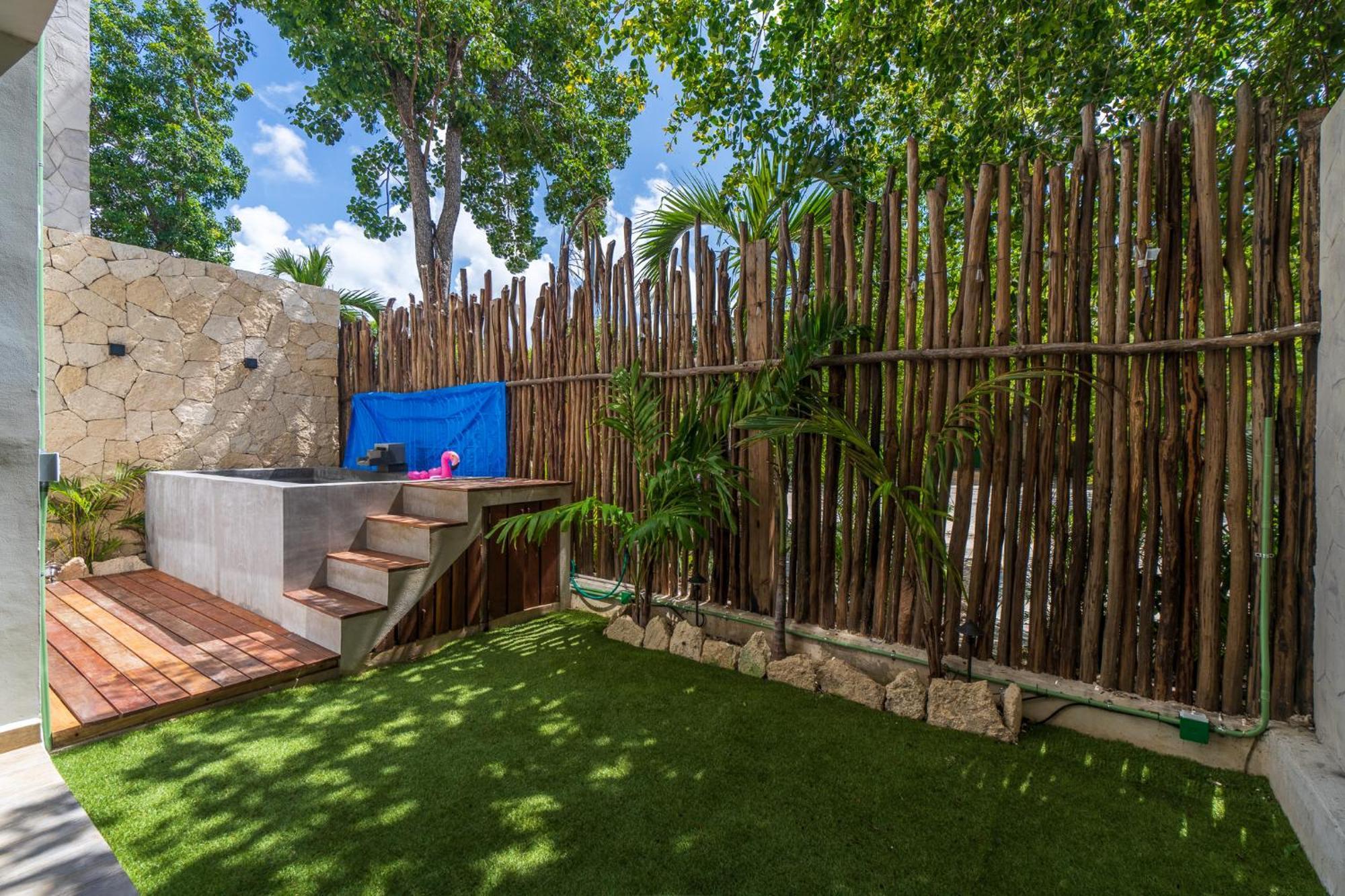 Downtown Penthouse With Private Pool, Rooftop Pool And Gym, Short Distance From Beaches, Restaurants & Nightlife