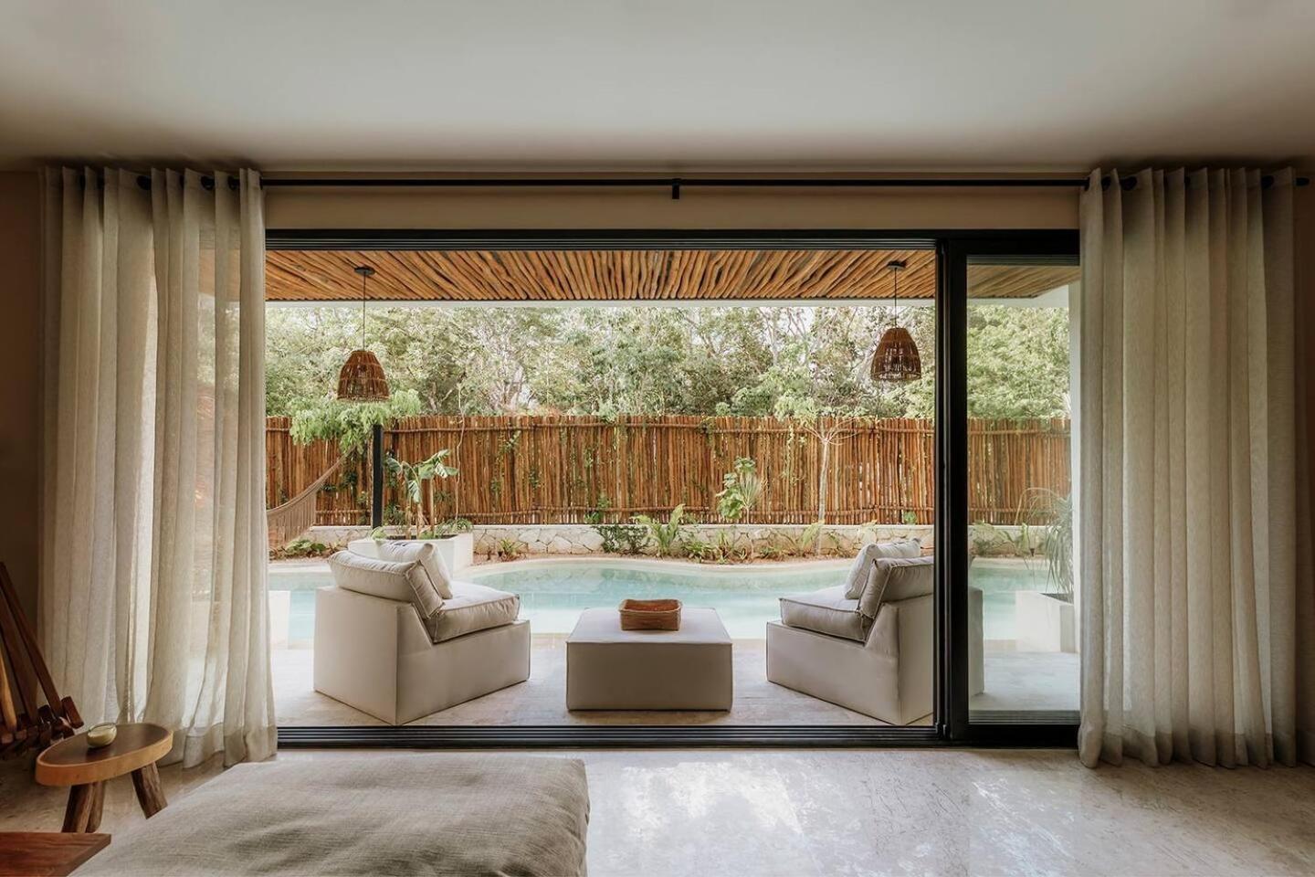 Itza Jungle Queen Swim Up With Club Access Holiday home Tulum