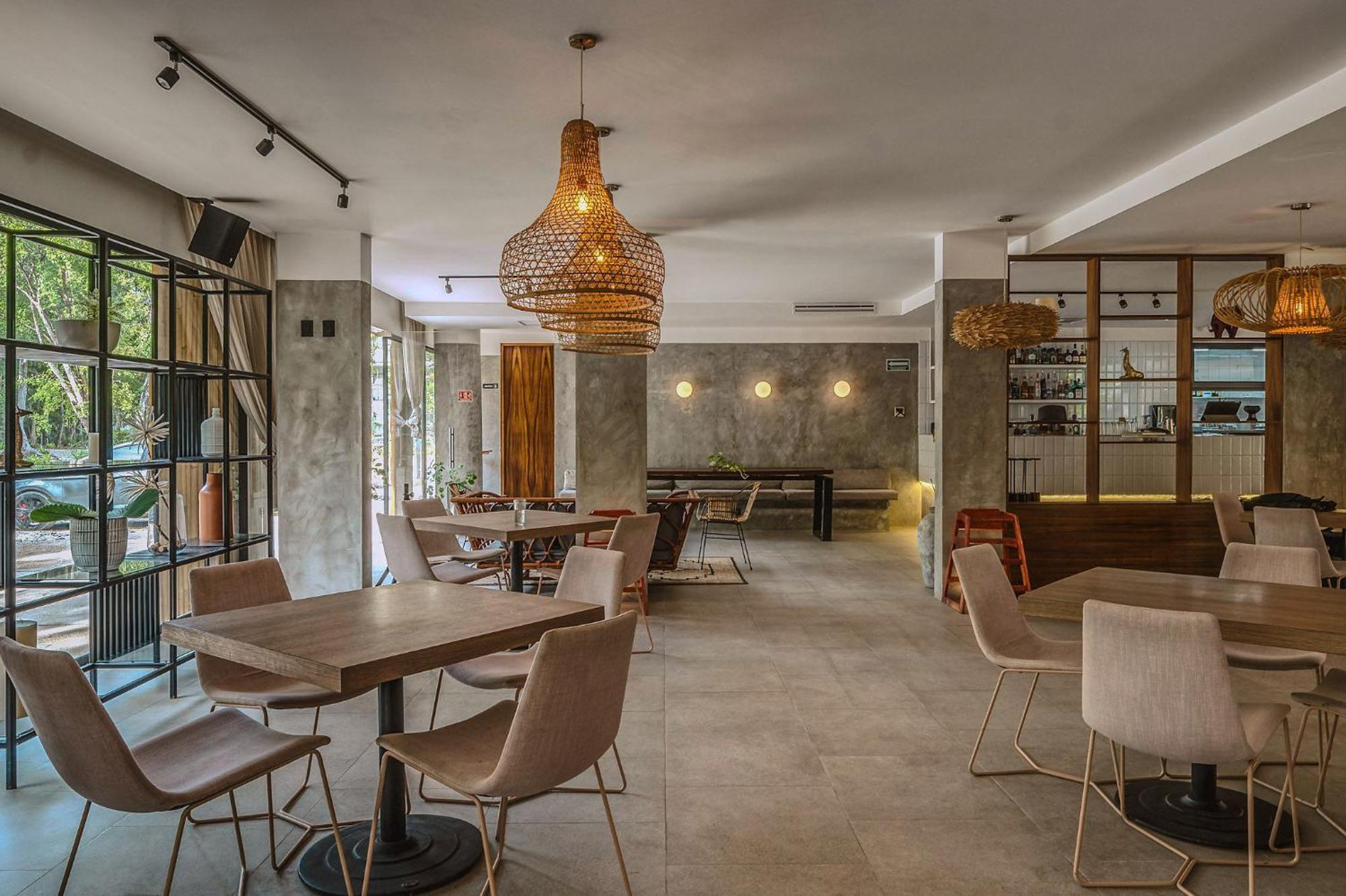 Stylish Ph With Private Pool-gym-superstore Apartment *