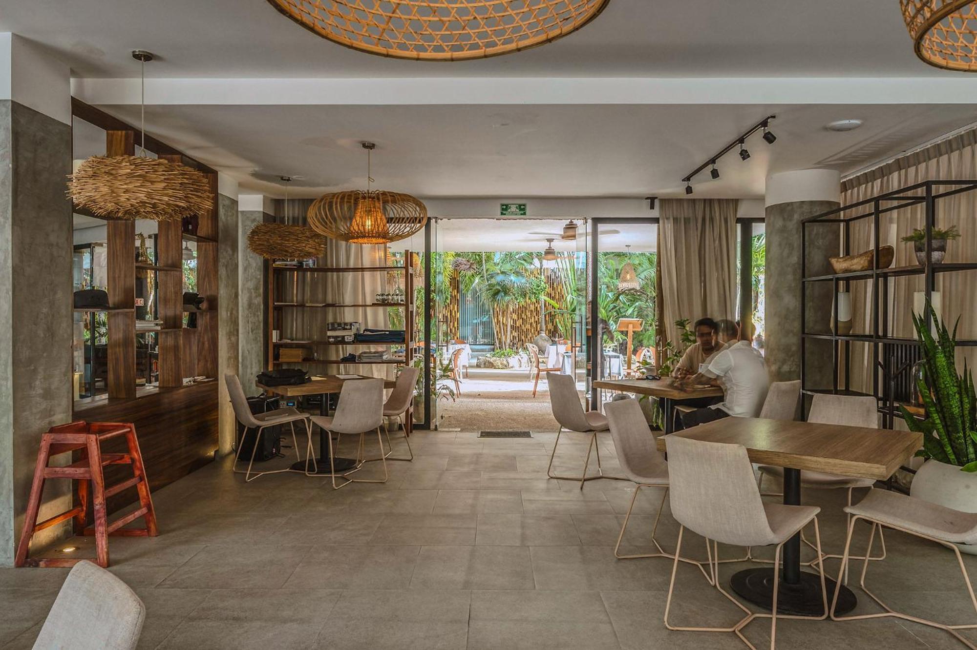 Apartment Stylish Ph With Private Pool-gym-superstore