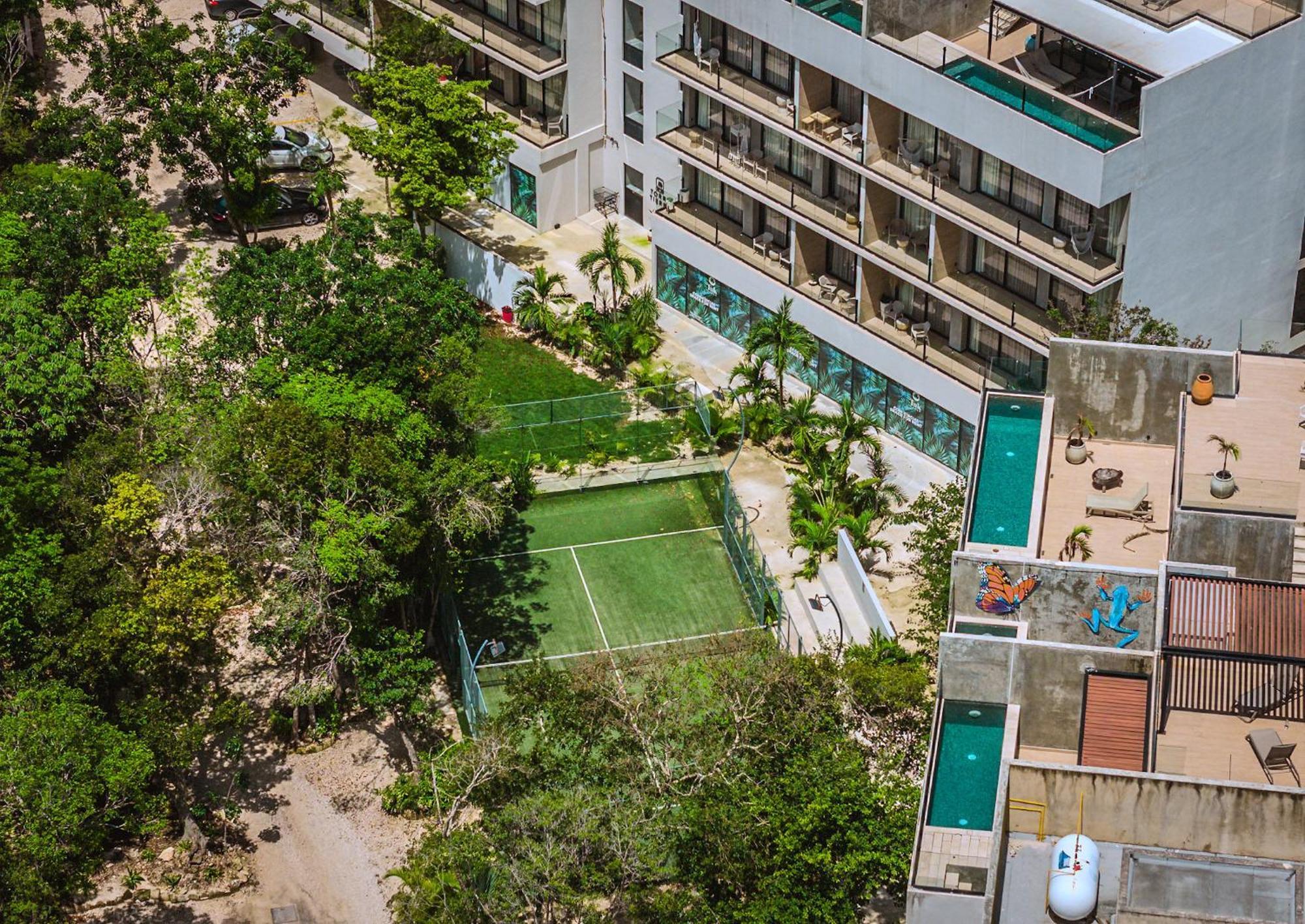 Apartment Stylish Ph With Private Pool-gym-superstore