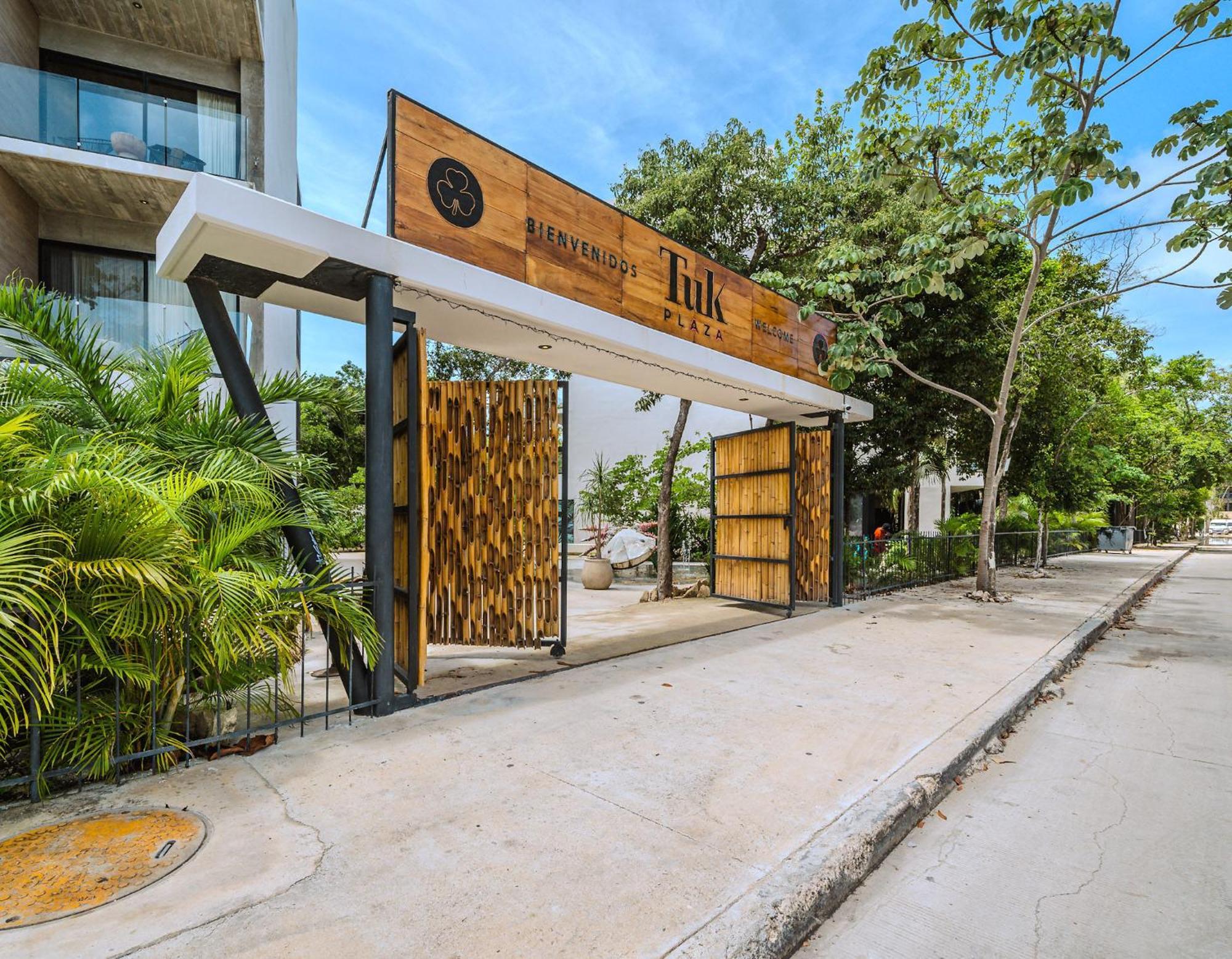 Apartment Stylish Ph With Private Pool-gym-superstore *