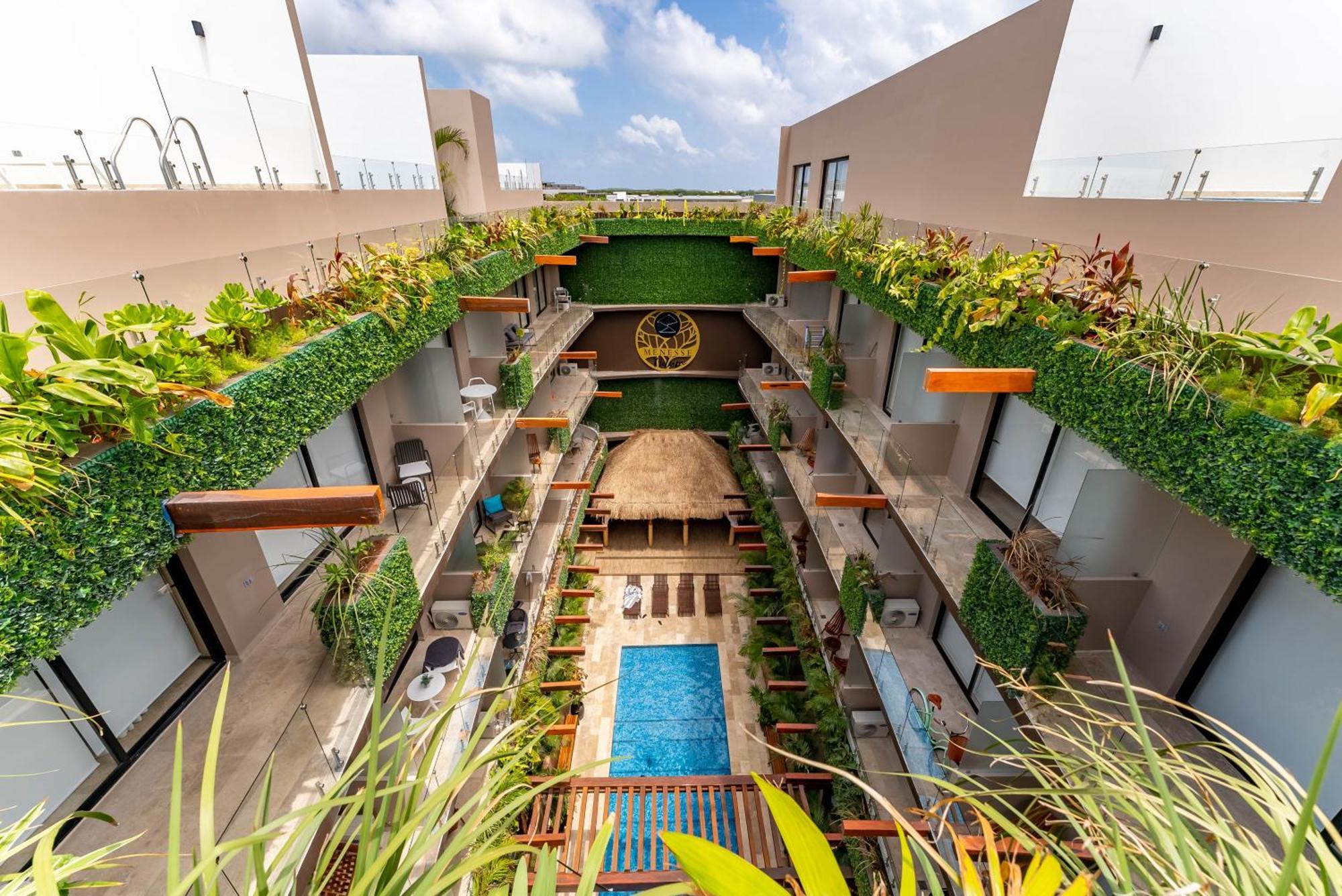 Aparthotel Menesse 4*