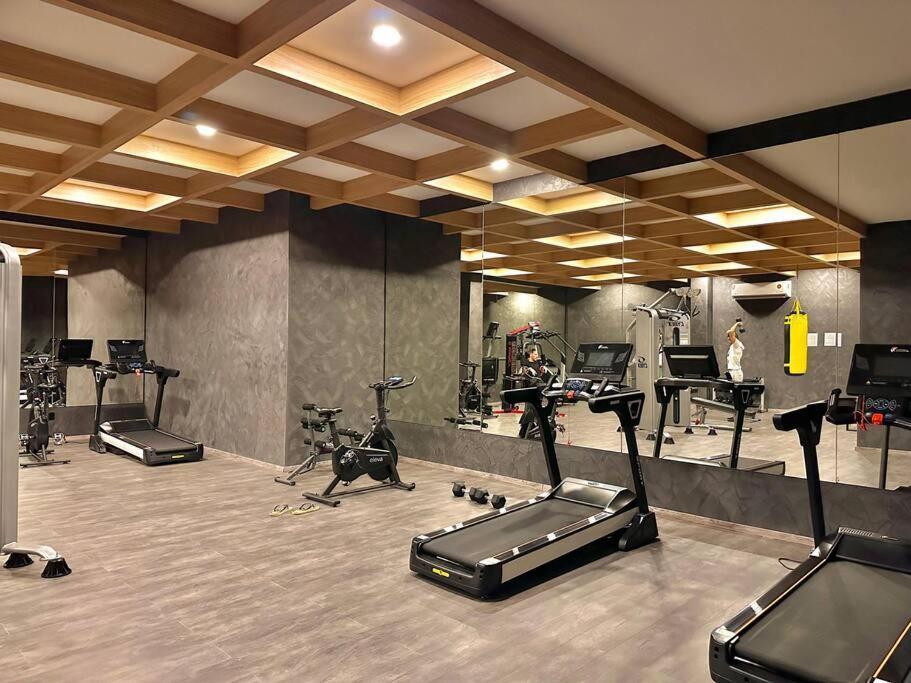 Giada Towers By The Spot Apartment