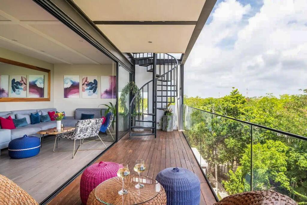 Designer Penthouse - Jungle Views, Bike To