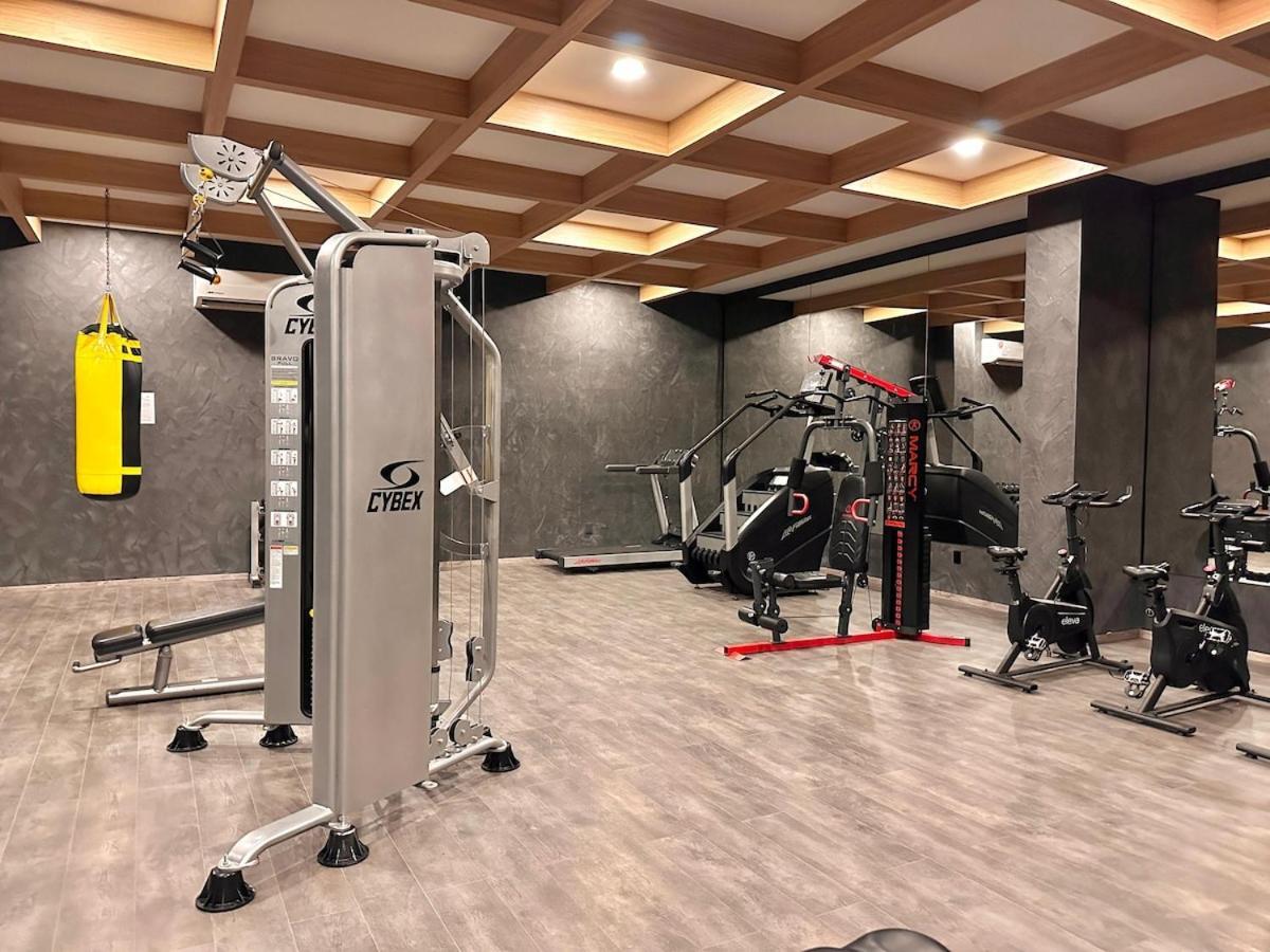 Giada Towers By The Spot *