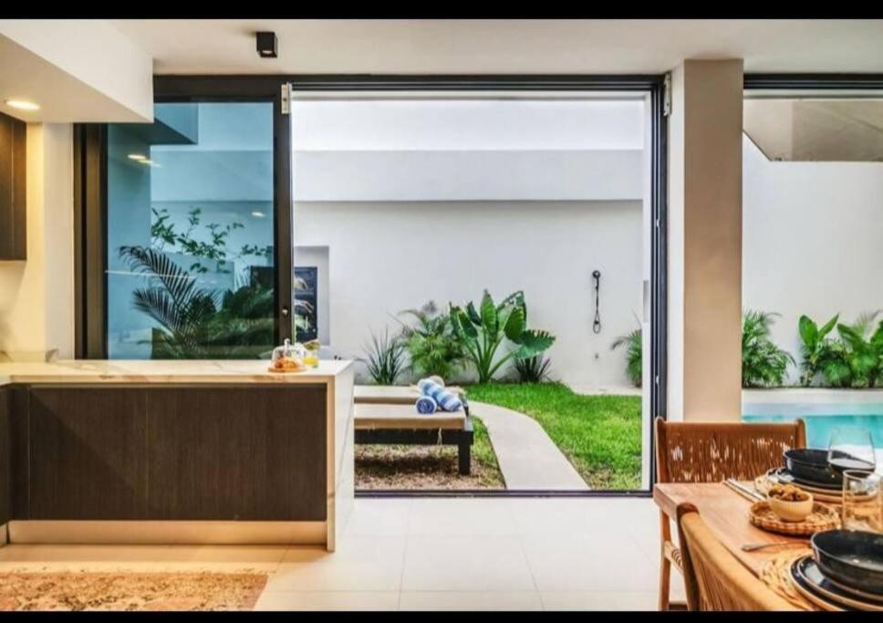 Majestic The Ultimate Luxury Oasis With Pool Apartment