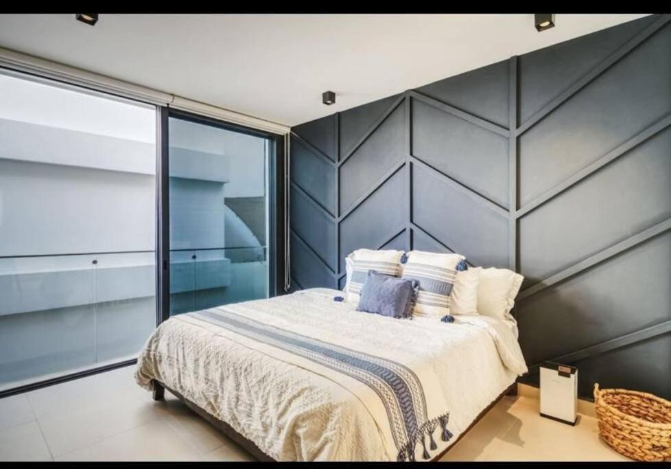 Majestic The Ultimate Luxury Oasis With Pool Apartment