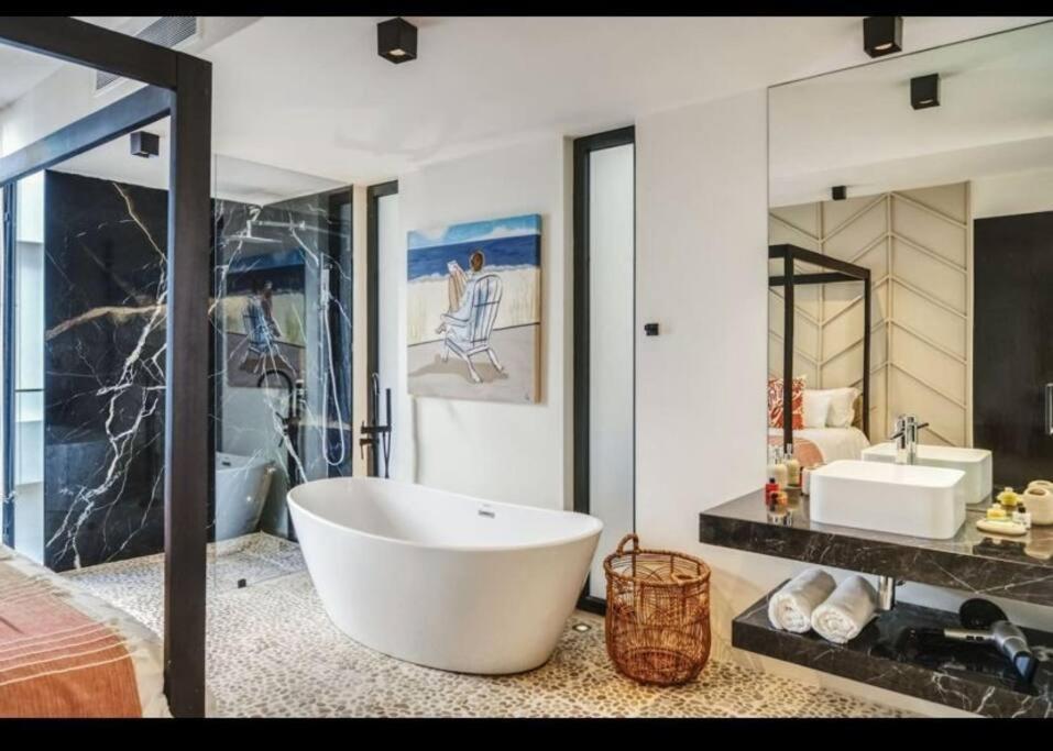 Majestic The Ultimate Luxury Oasis With Pool *