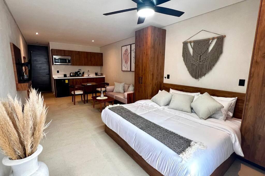 Comfy Plounge Pool *