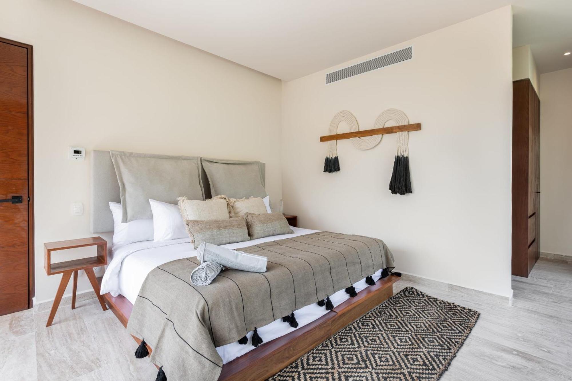 Temple Paradise Luxury 6 Min From *