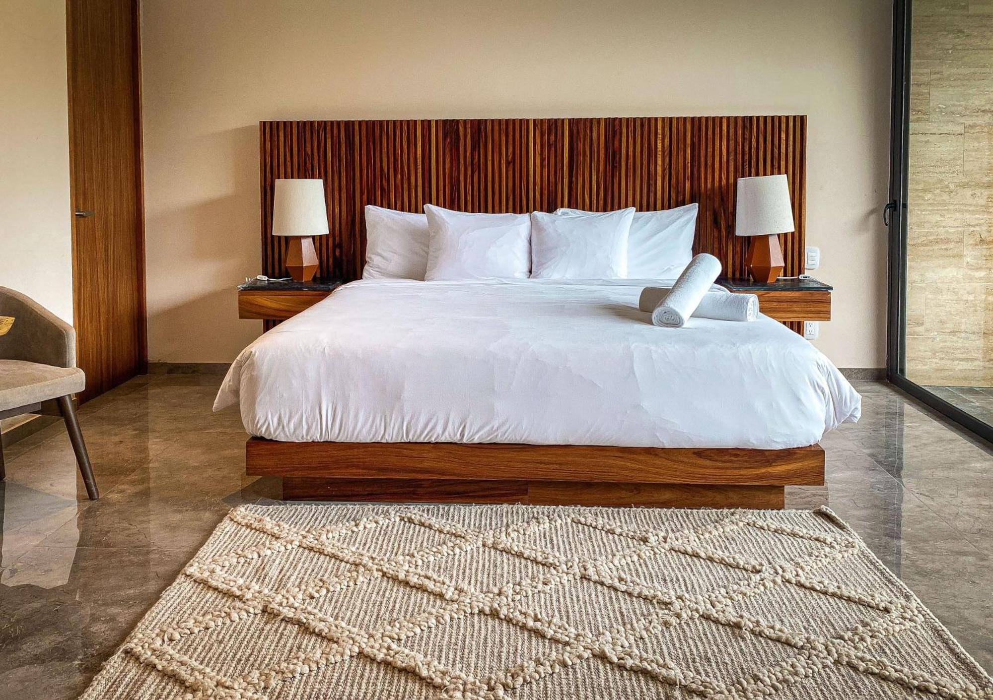 Mistiq Aparthotel 4*