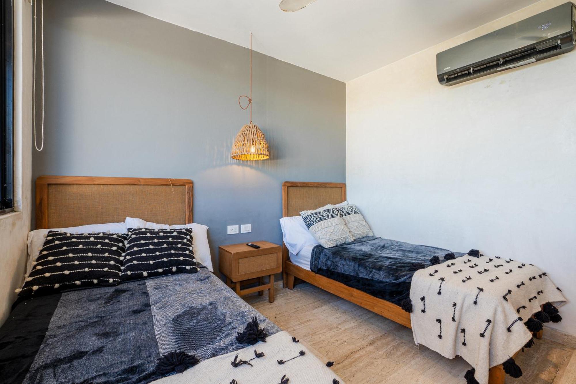 Apartment Beautiful 3 Bdr, 3 Ba Modern Minutes From