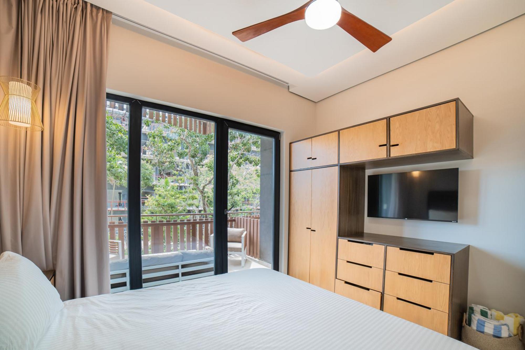 Apartment Amira District By