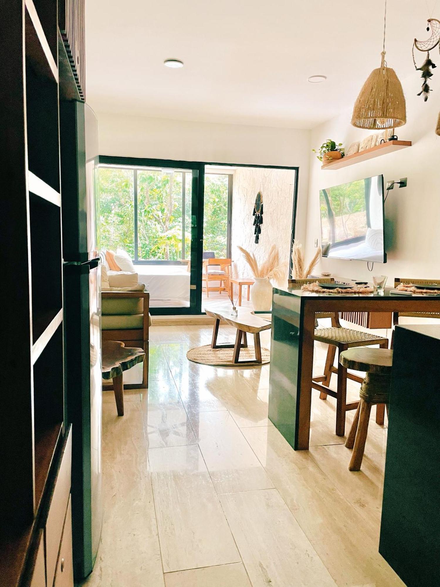 Apartment Jungle 10 Mins To Beaches Y Trendy Hotspots