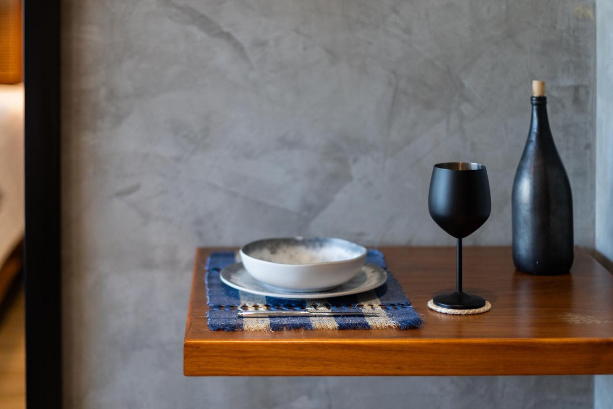 Luxury With Balcony And Rooftop Pool In Location Apartment