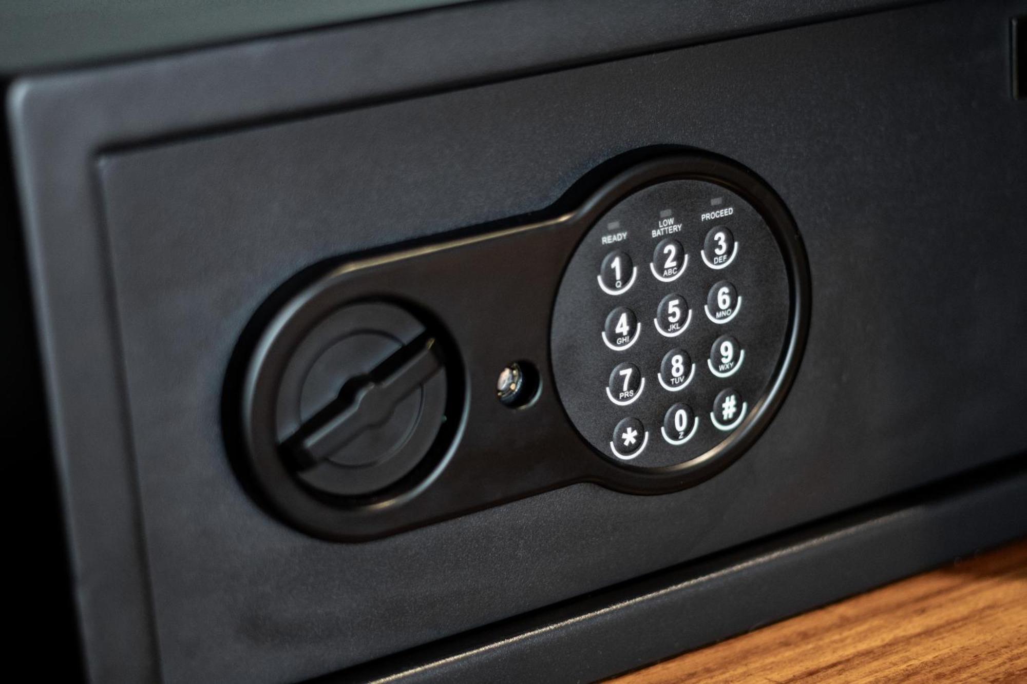 Apartment Luxury With Balcony And Rooftop Pool In Location