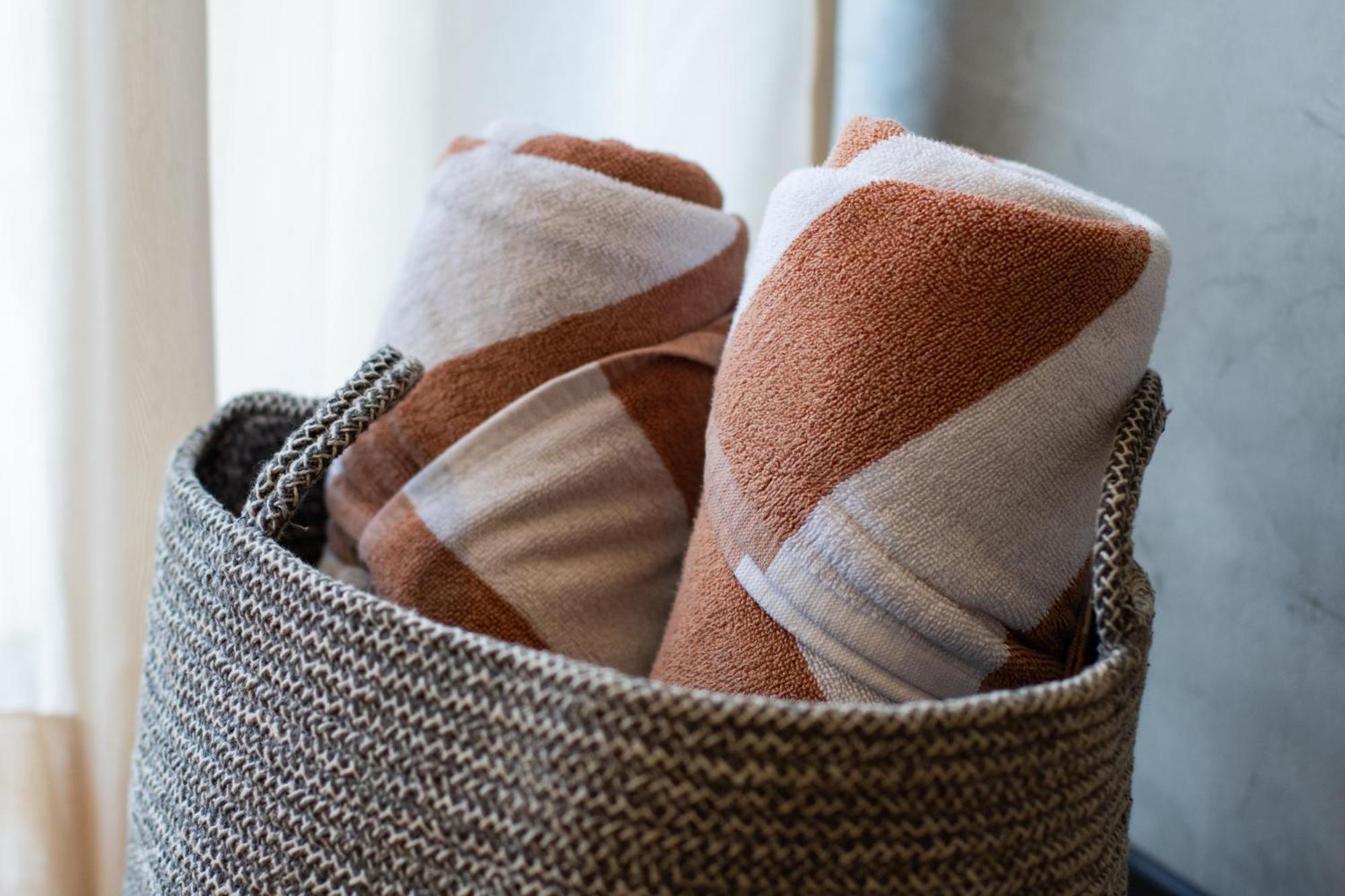 Luxury With Balcony And Rooftop Pool In Location Apartment *