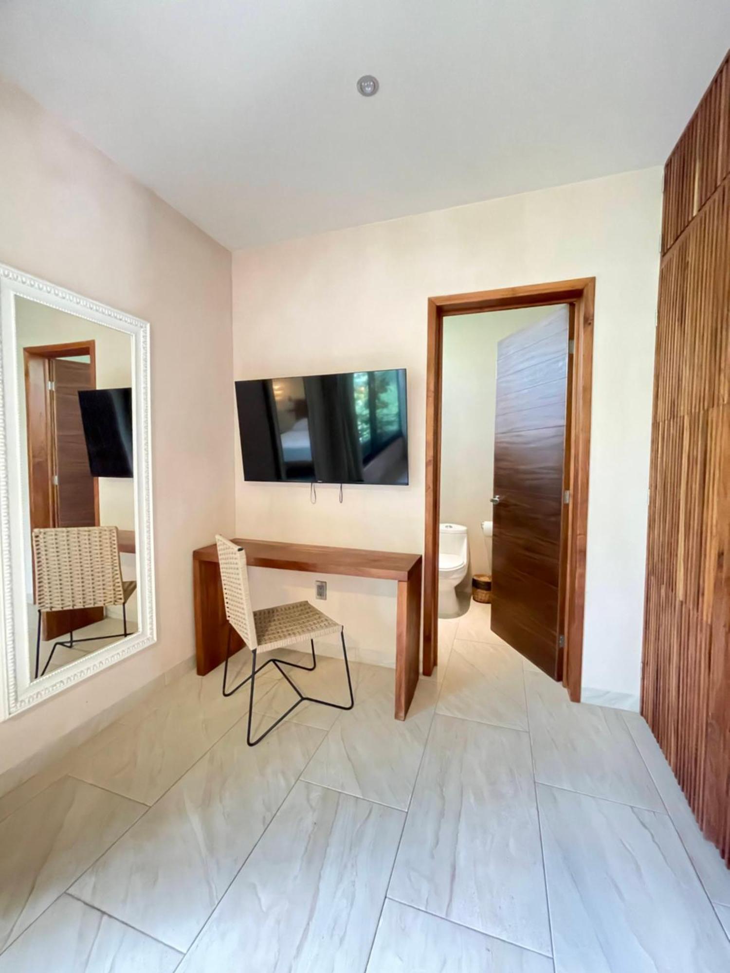 Ph8 Lux Eden In Hotel *