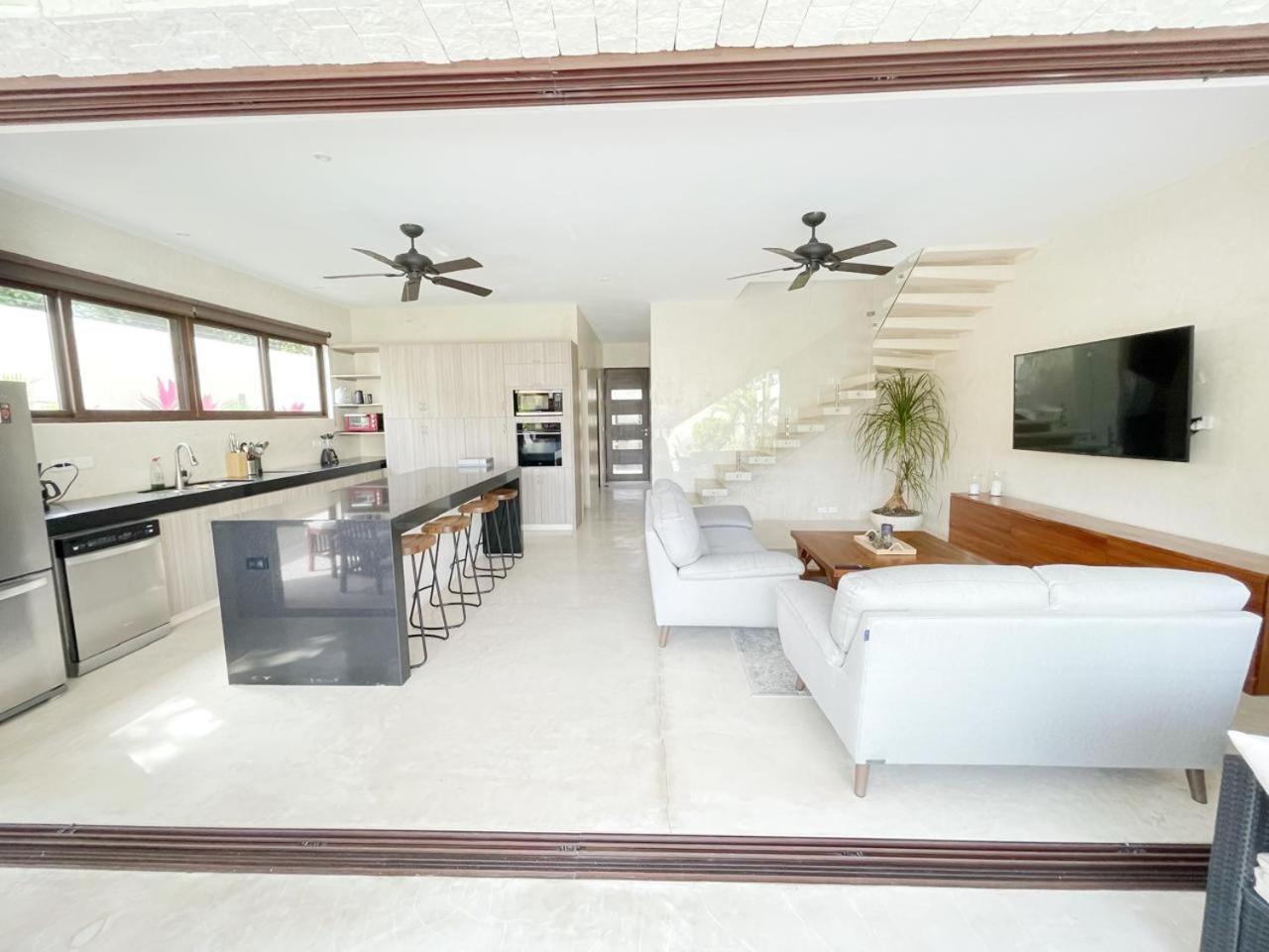 Villa Luxury House Tomanoa - 10pers - 4rooms - Pool - Hotjacuzzi - Speed Wifi -waterfall *