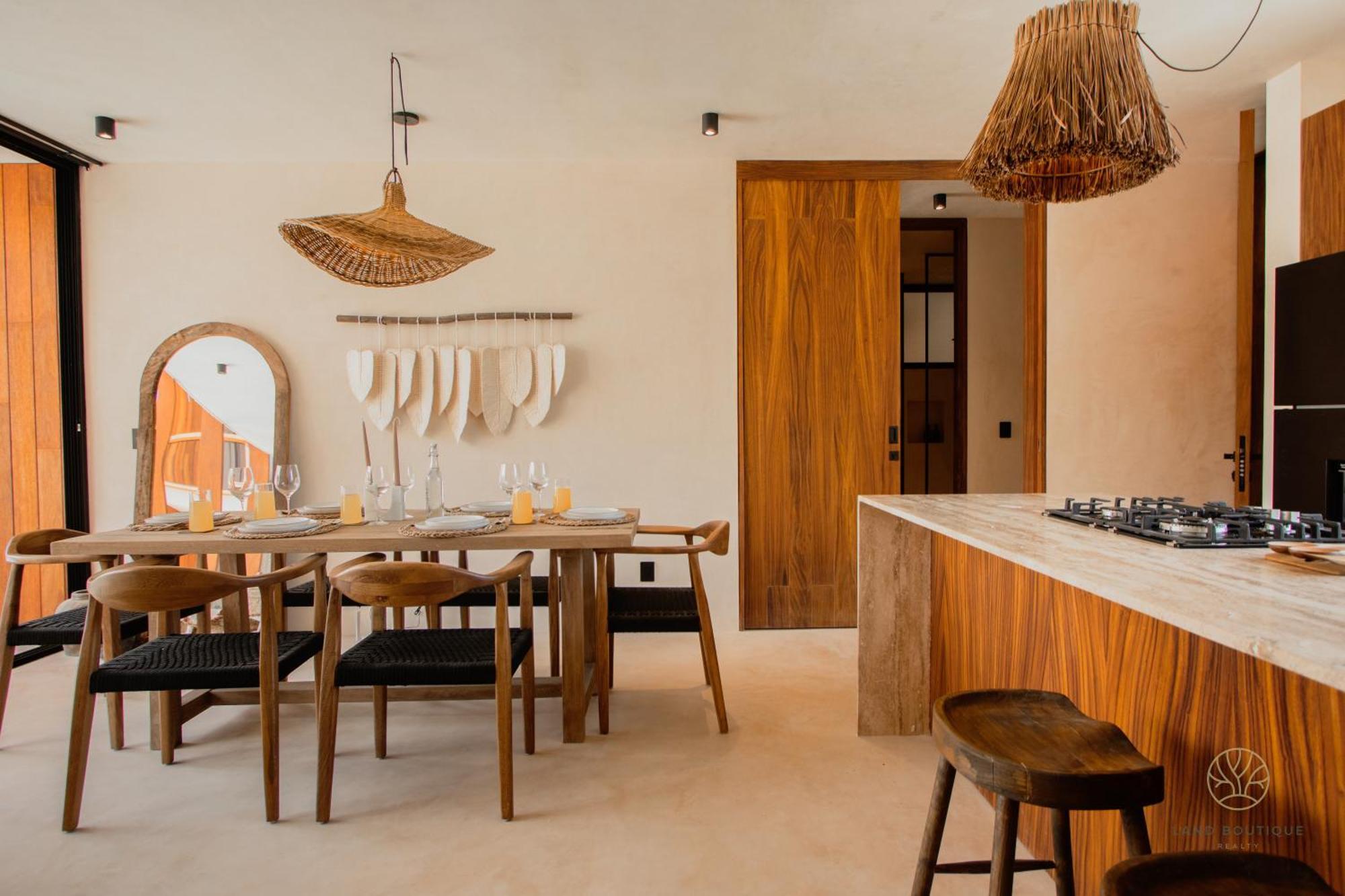 Muunek By Land Boutique *