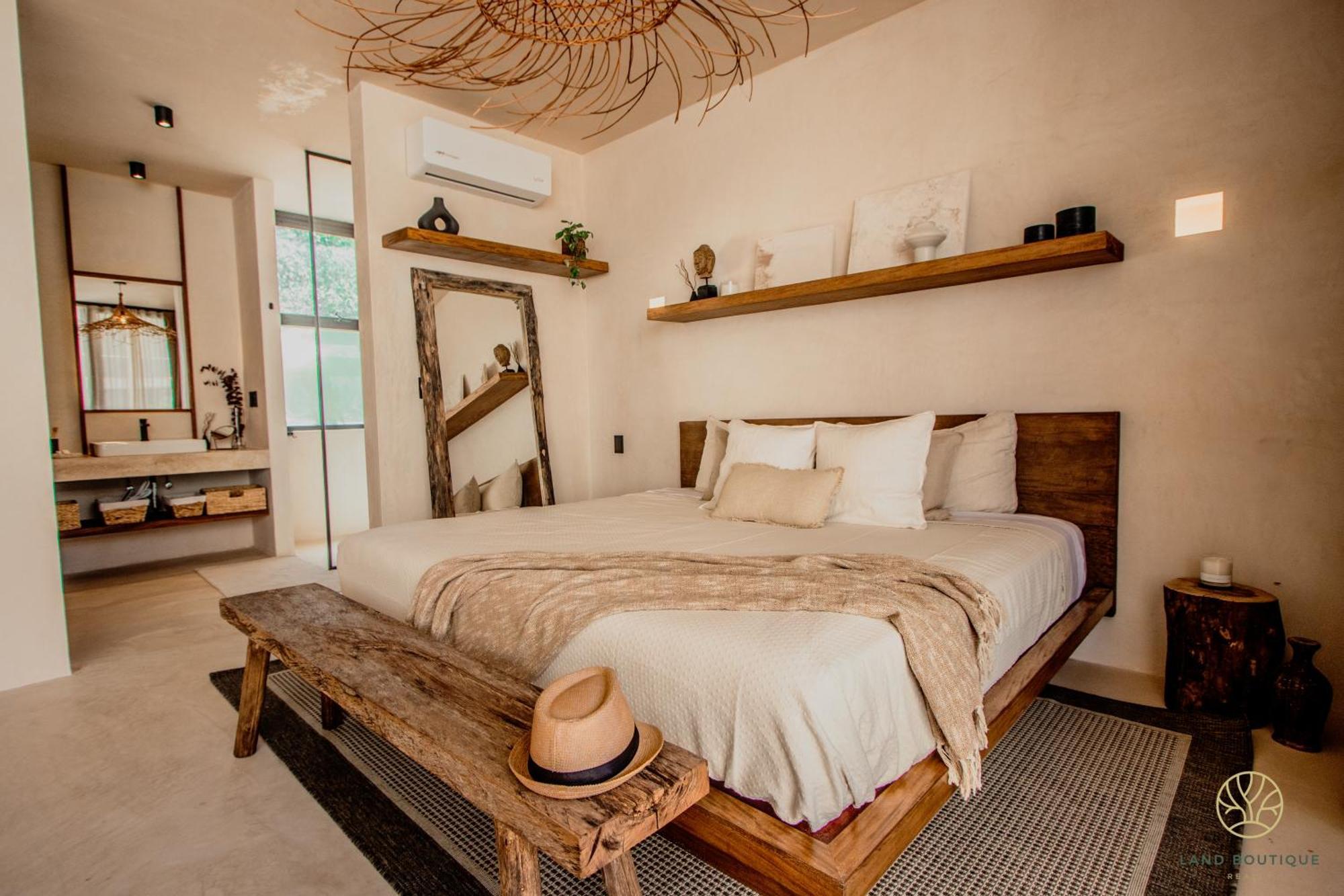 Muunek By Land Boutique *