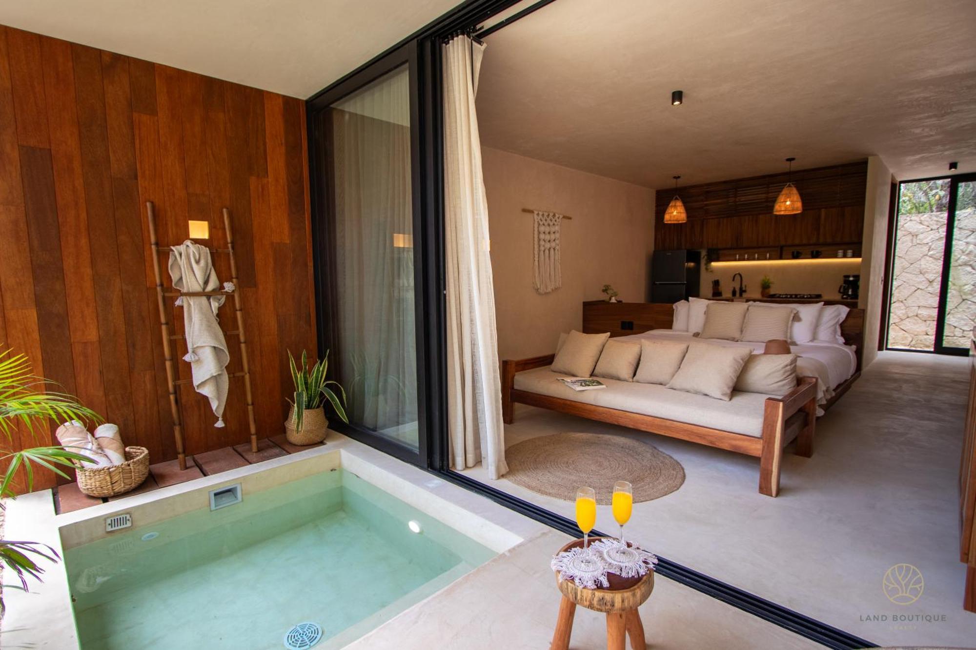 Muunek By Land Boutique 4*