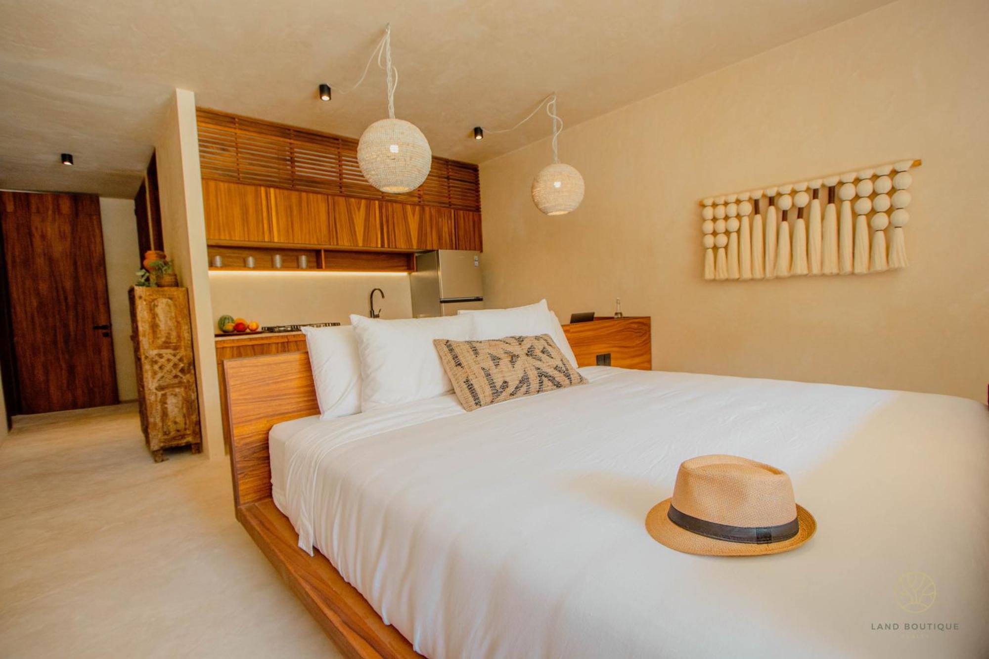 Muunek By Land Boutique 4*