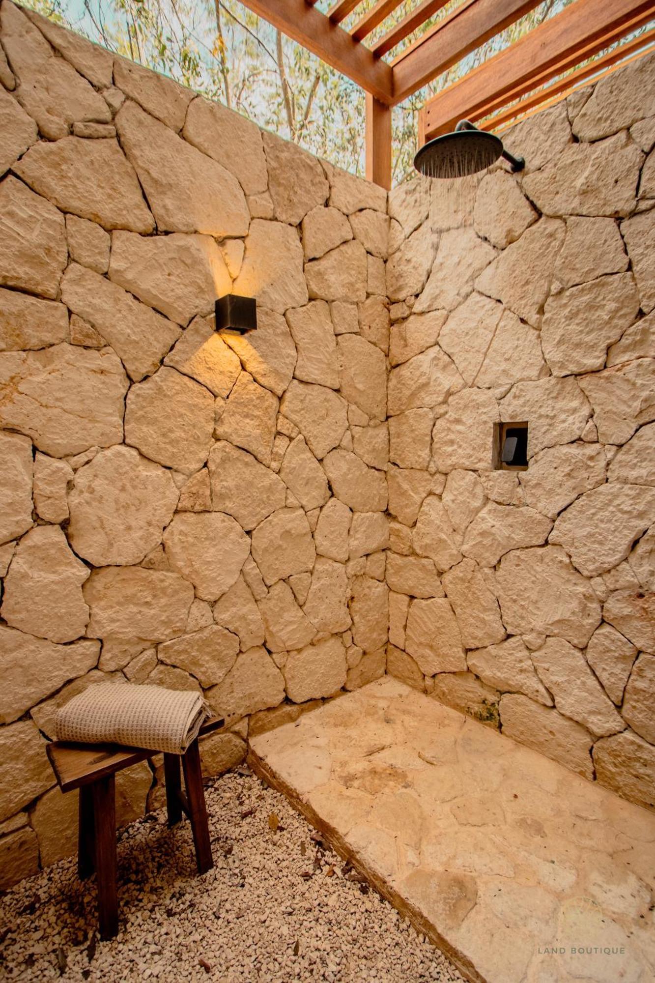 Muunek By Land Boutique