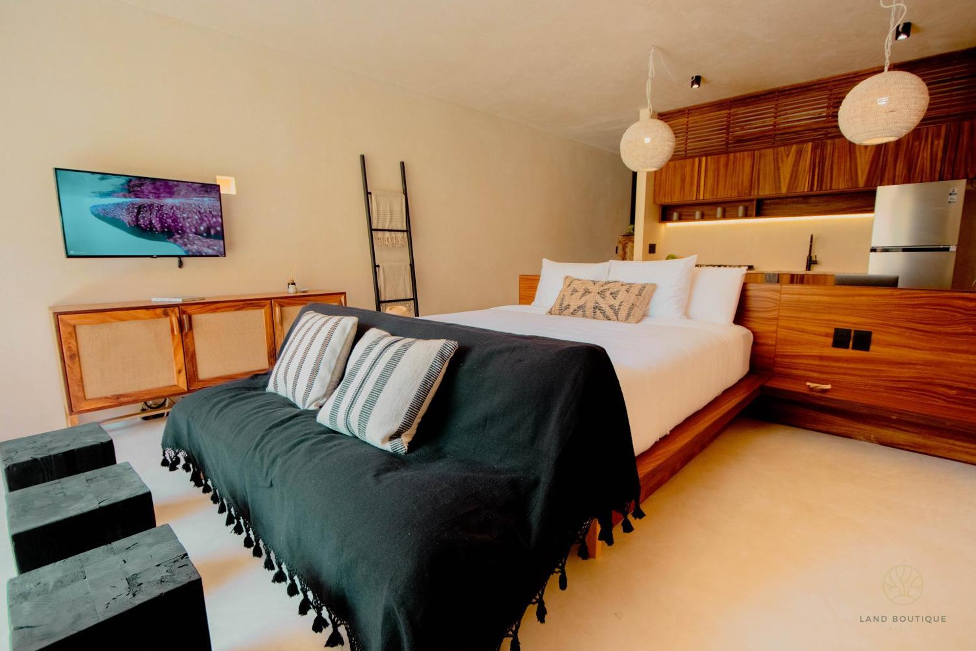 Aparthotel Muunek By Land Boutique 4*