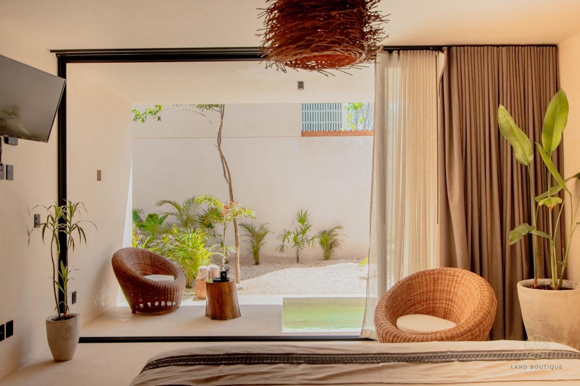 Muunek By Land Boutique 4*