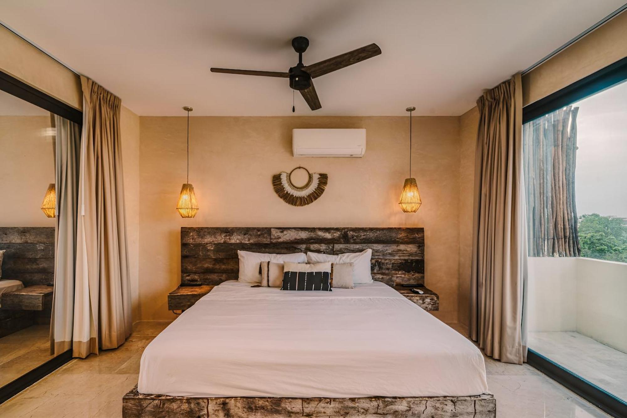 Deluxe 6br Double Penthouse With 2 Private Roof Pools Apartment