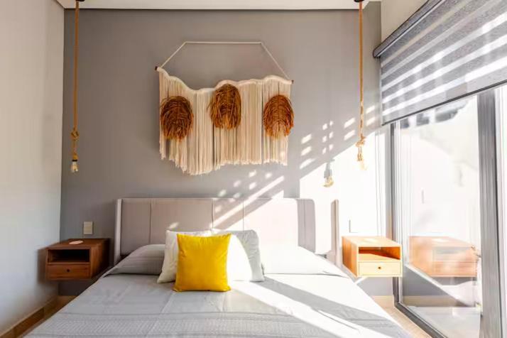 Apartment With Private Jacuzzi, Rooftop Pools & Free Club *