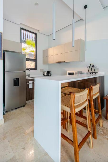 With Private Jacuzzi, Rooftop Pools & Free Club Apartment *