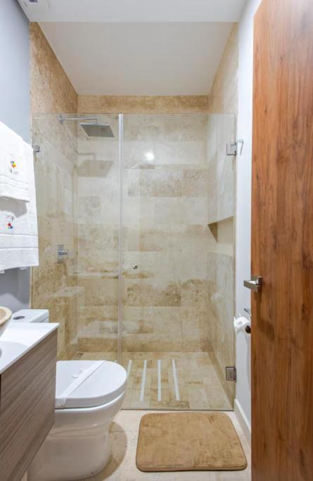 Apartment With Private Jacuzzi, Rooftop Pools & Free Club *