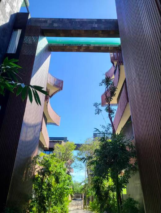 With Private Jacuzzi, Rooftop Pools & Free Club *