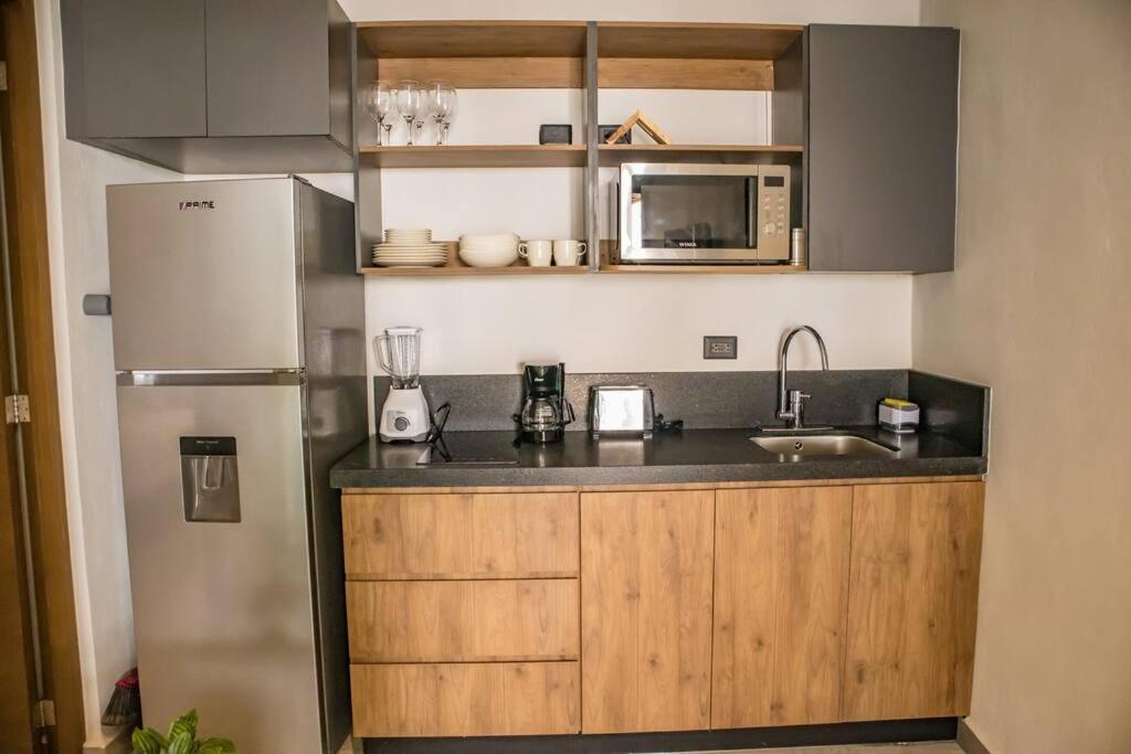 Apartment 1 Bedroom In Downtown Walking Distance From Bars