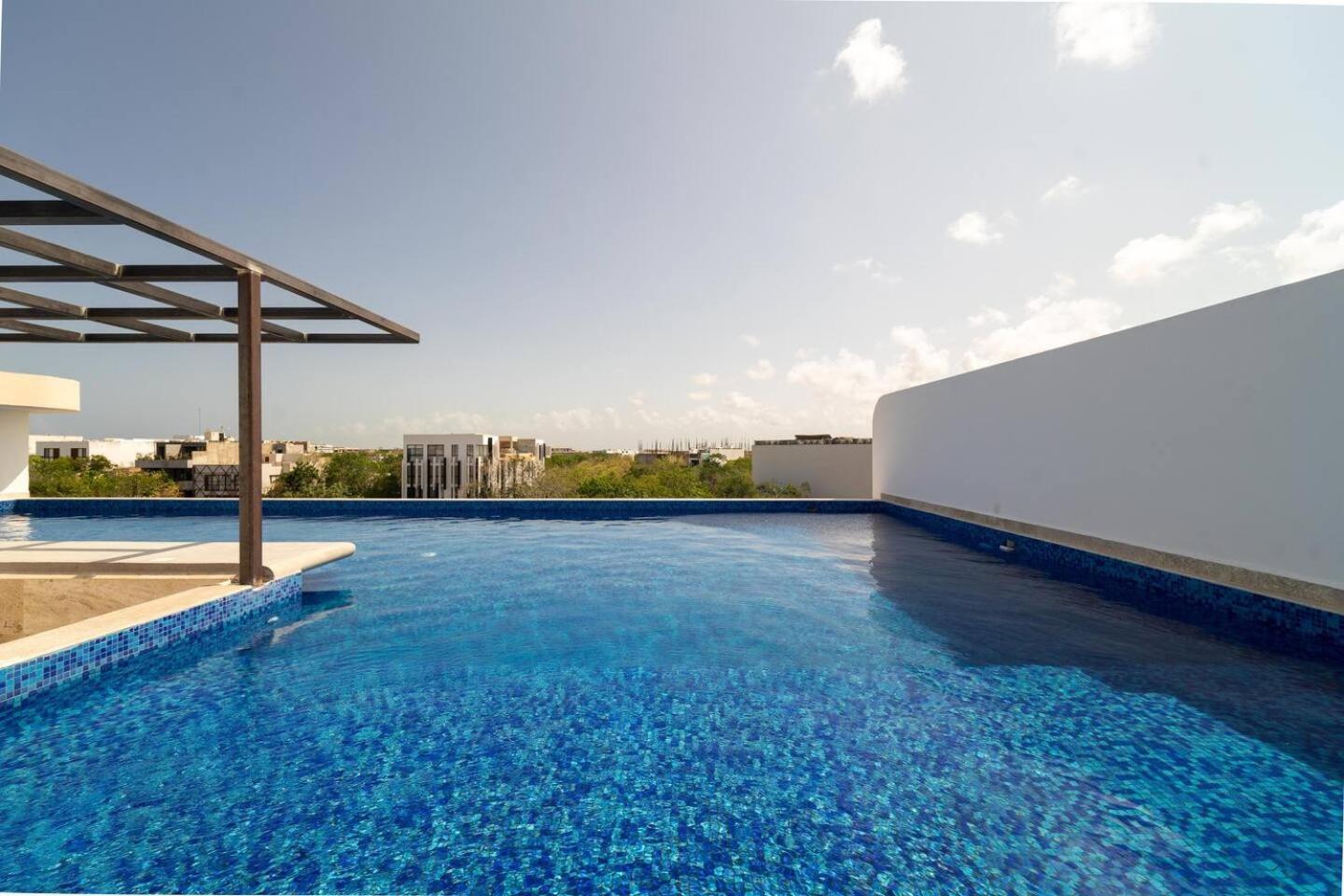 King With Private Balcony, Rooftop Pool, Gym * Tulum