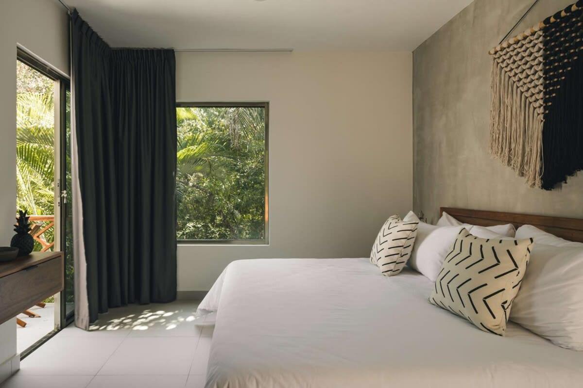 Stunnig 6Br Villa, Minimalist Design, Aldea Zama *