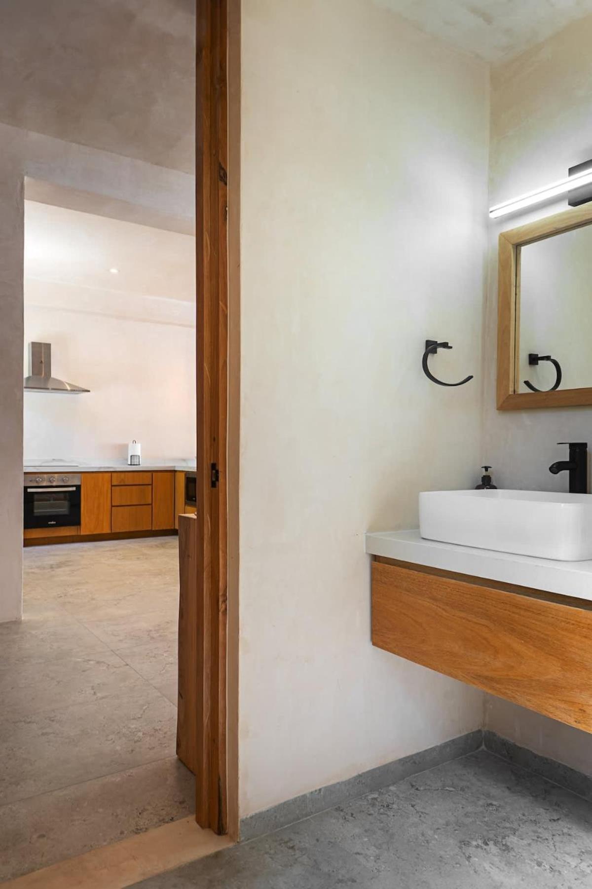 Holiday home 5br Trendy Villa, Perfect For Bachelorette Getaway *