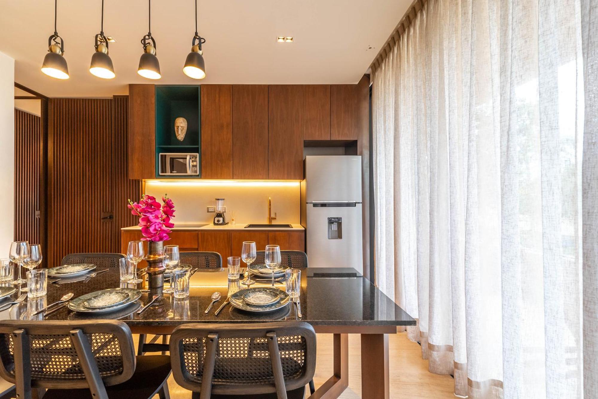 Holiday home Lux 2br With Rooftop Pool, Spa, Gym, Kids Playroom