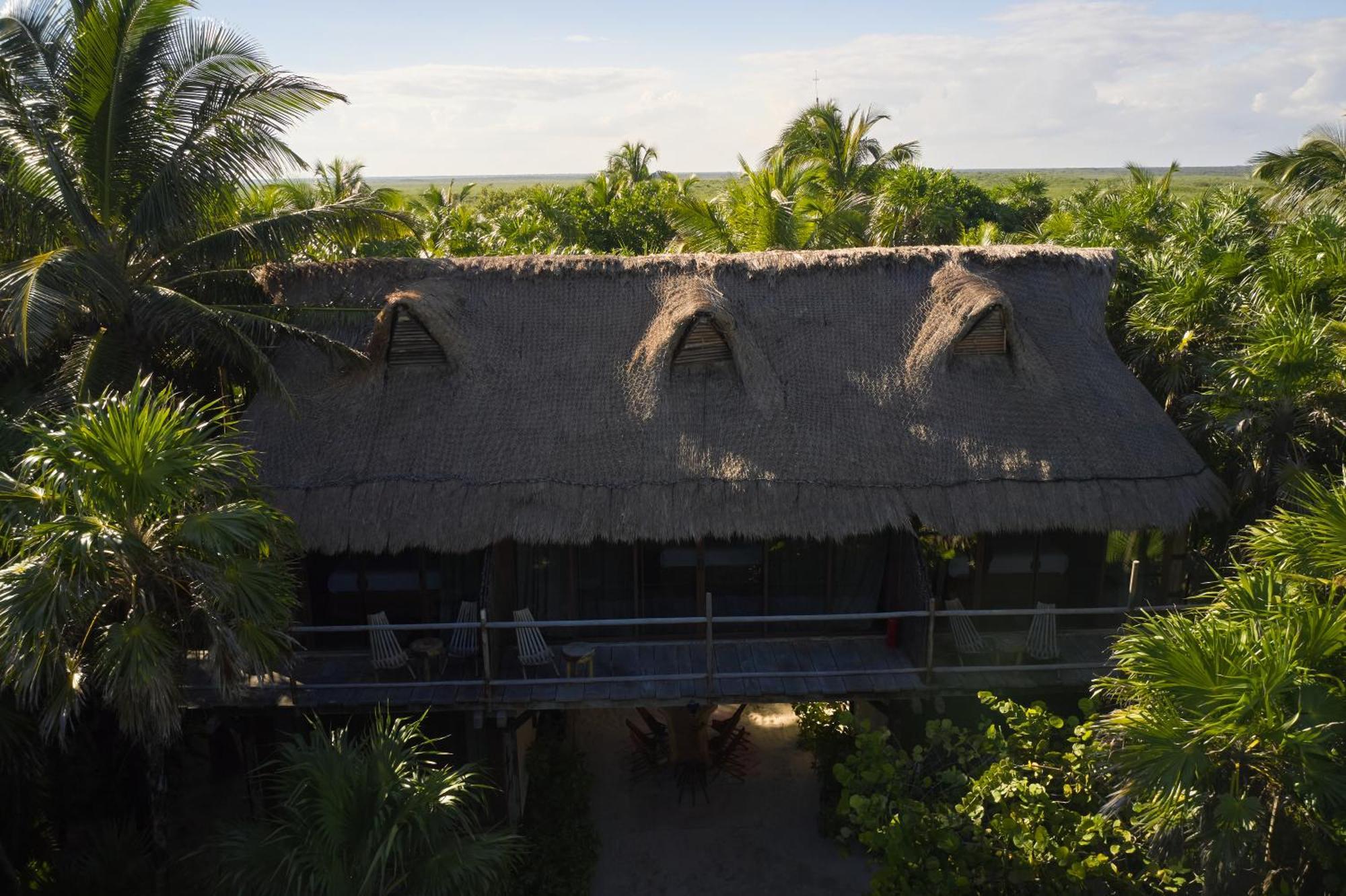 Libelula Beachfront Hotel 4*