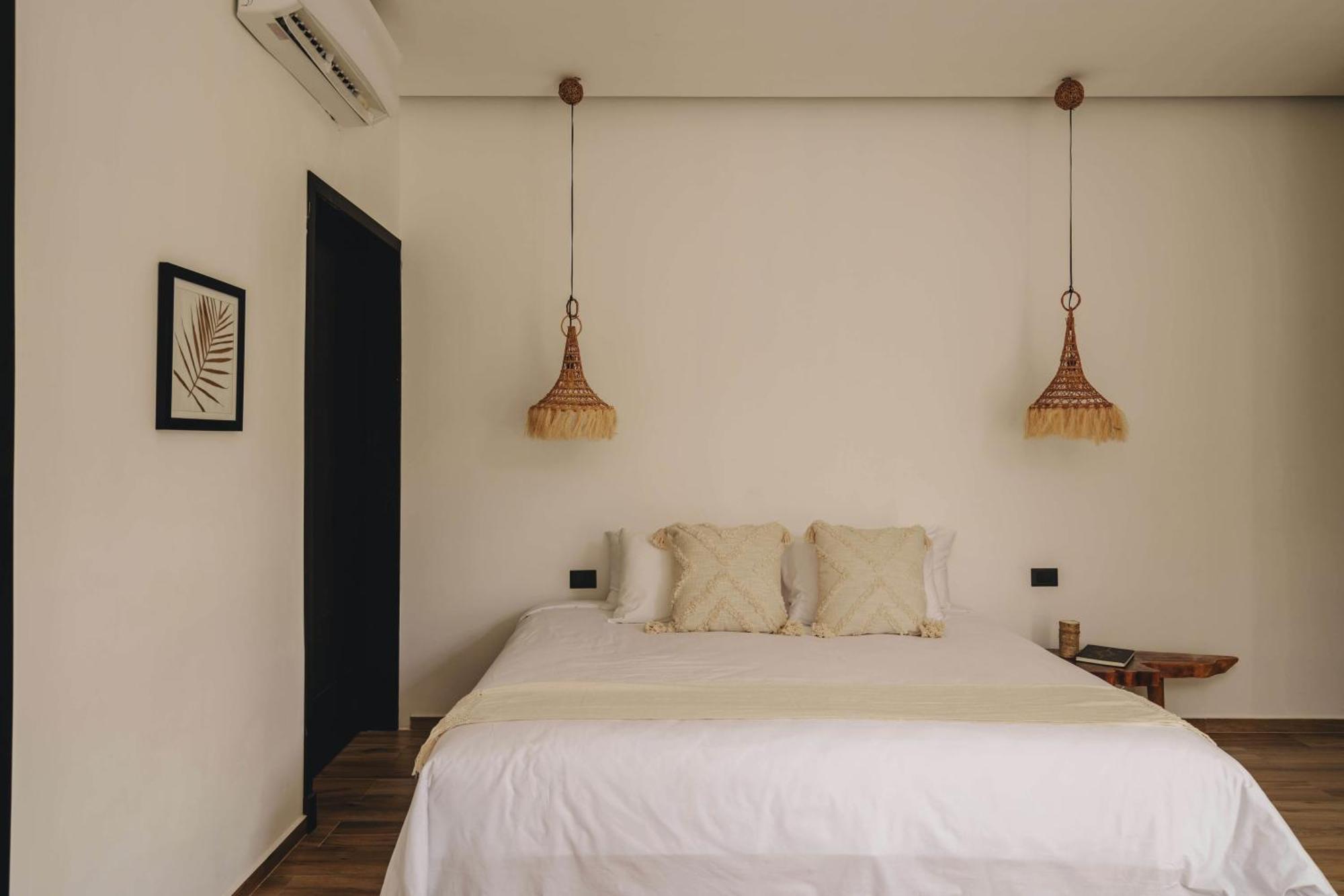 Holiday home Luxe 8br Double Villa, Gated, Patio & Pool *