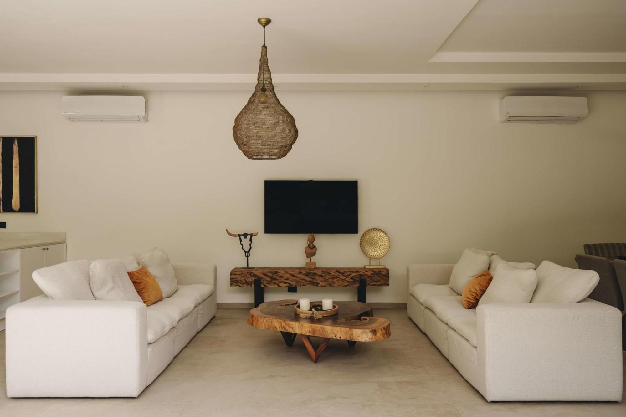 Luxe 8br Double Villa, Gated, Patio & Pool Holiday home Tulum