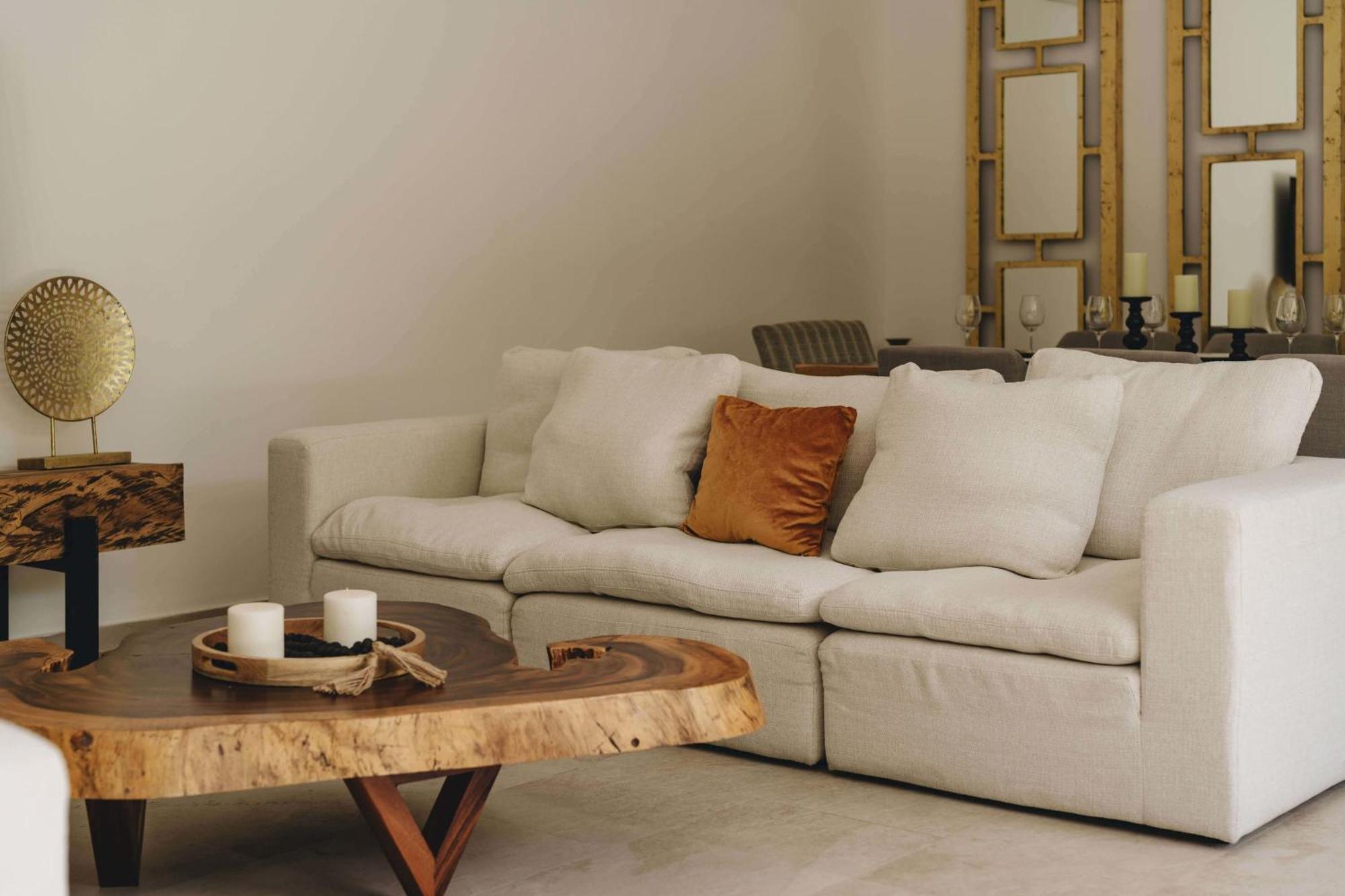 Holiday home Luxe 8br Double Villa, Gated, Patio & Pool *