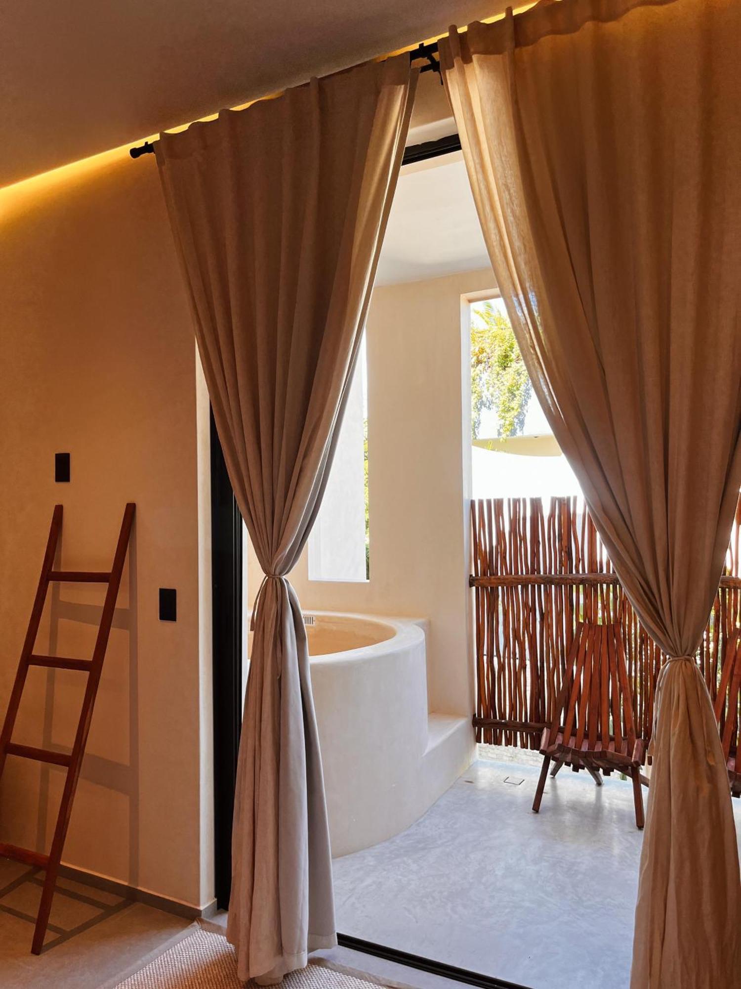 Aparthotel Tierra - Pool & Roof Panoramic