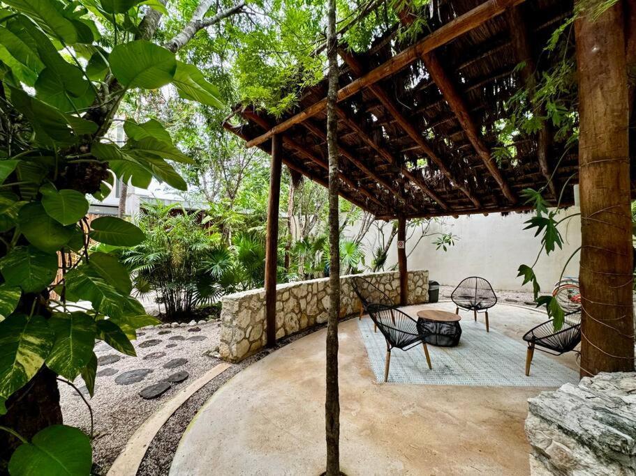 2 Bedroom In The Heart Of La Veleta! Apartment *