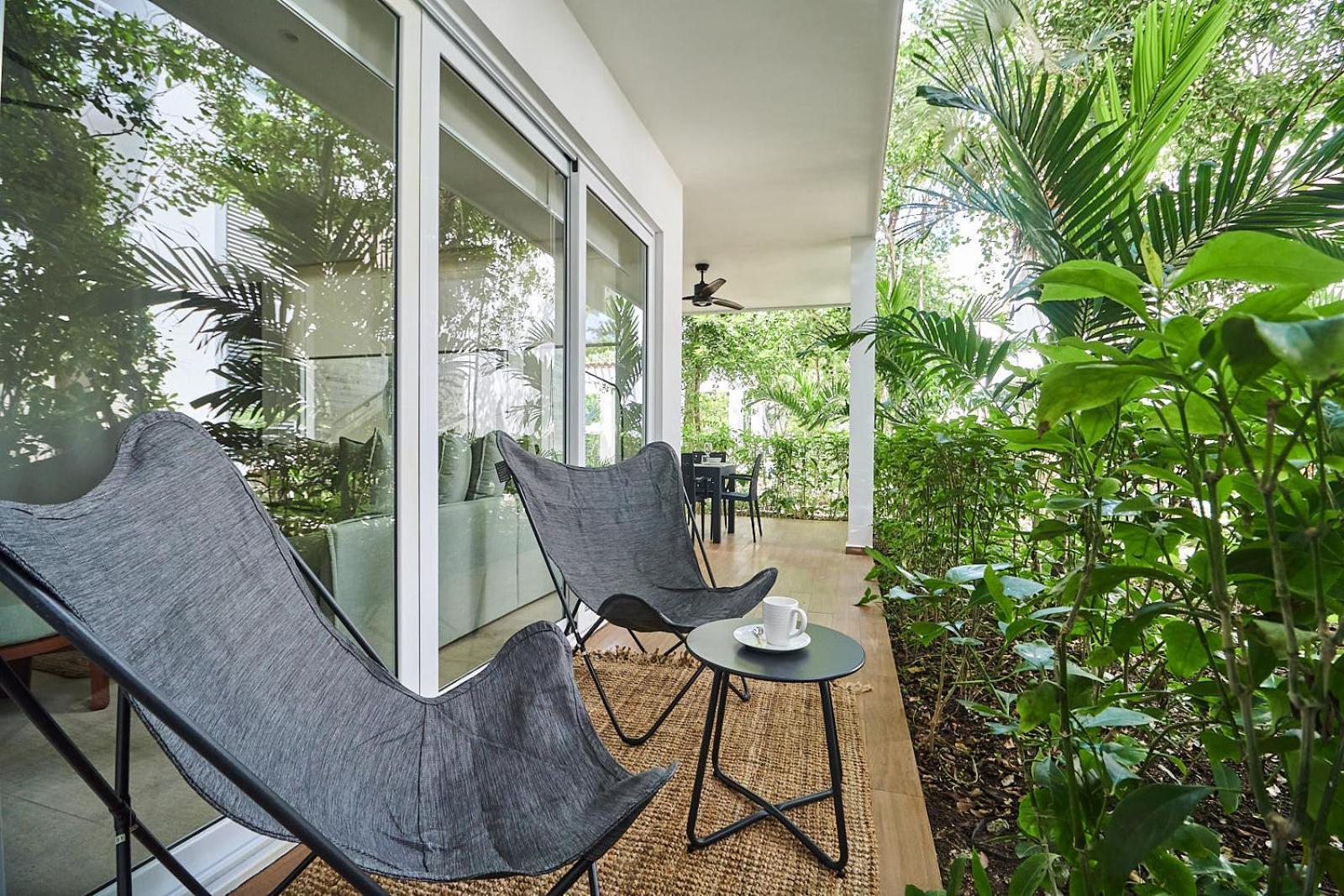 2br 2ba With 2 Pools, Gym, Yoga Deck And Bbq Grill *
