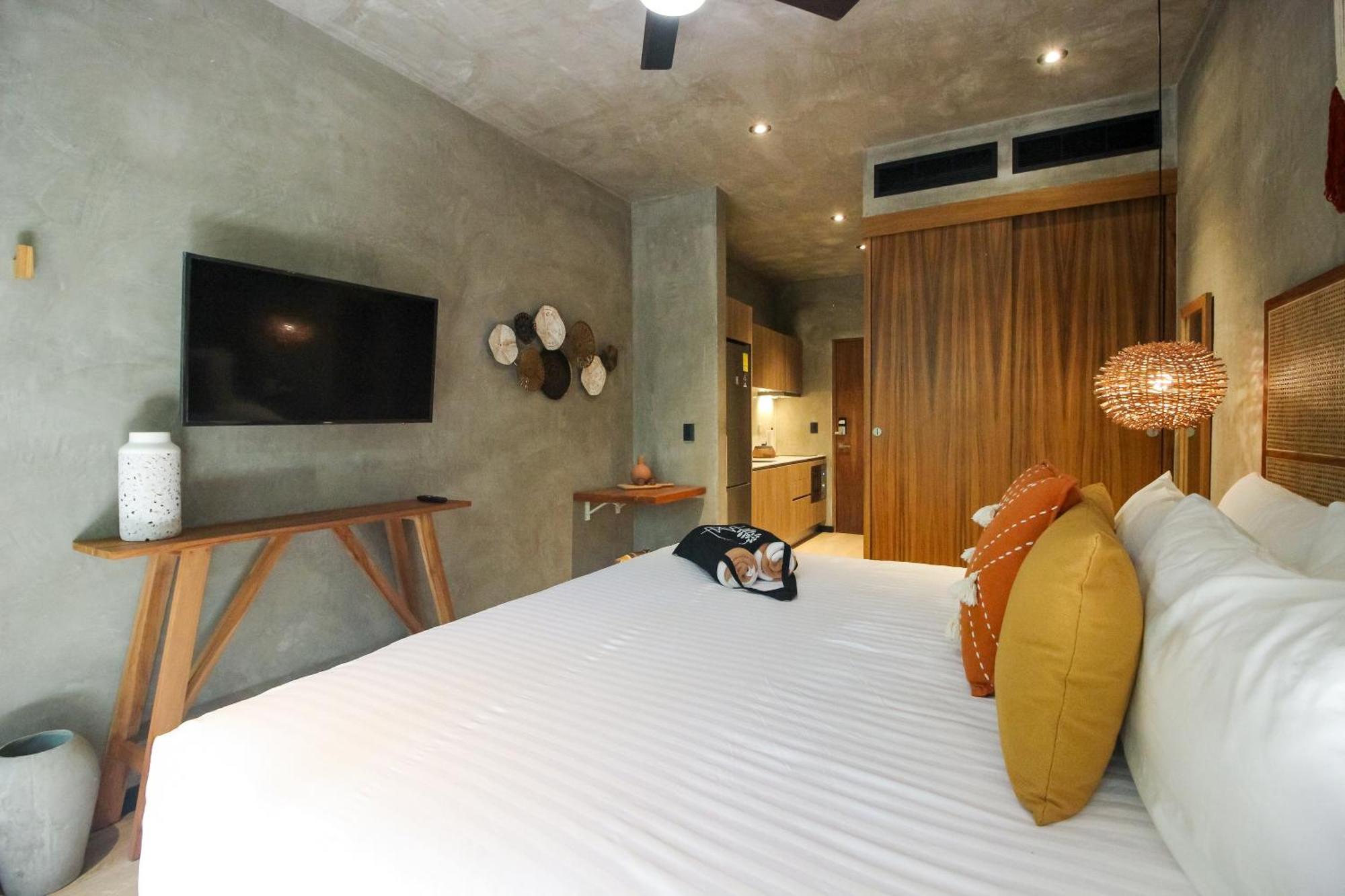 Premium With Rooftop Pool Apartment