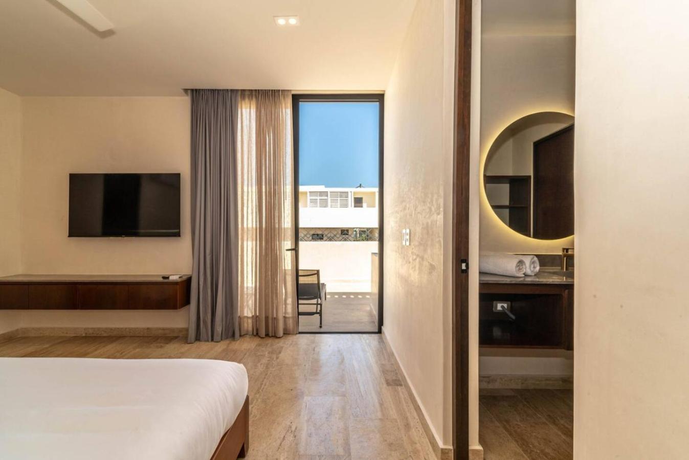 Luxury 3br Penthouse With Private Plunge Pool *
